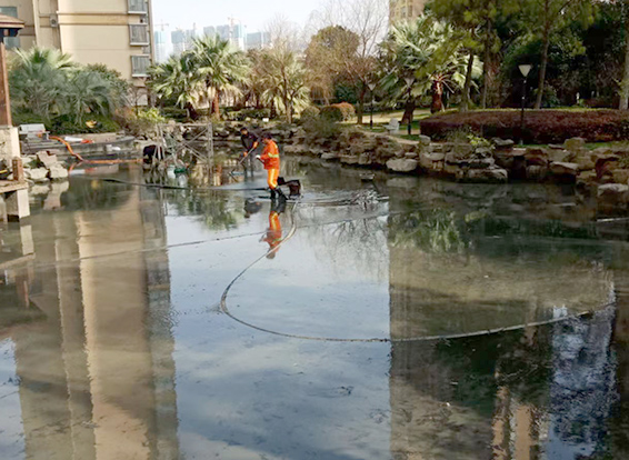 精河景观池淤泥清理