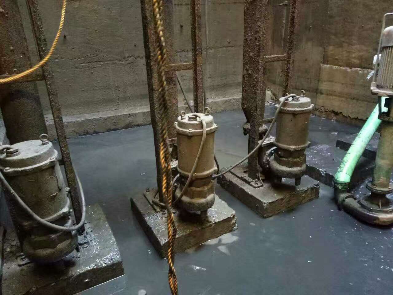 精河污水池清理